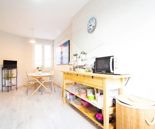 Luanco 11 ,centro De *