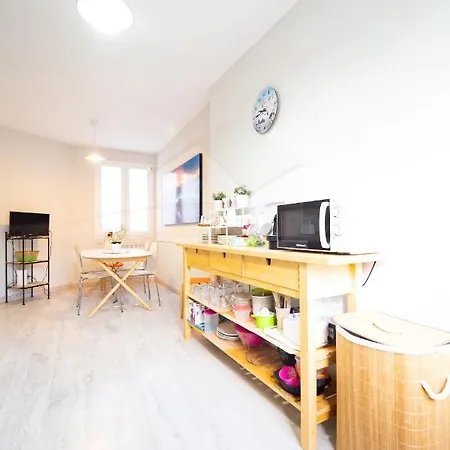 Luanco 11 ,centro De *