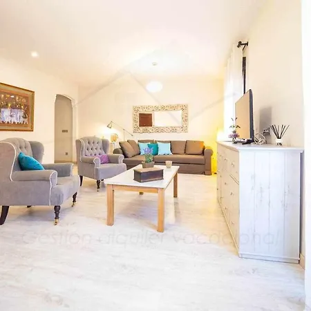 Luanco 11 ,centro De *